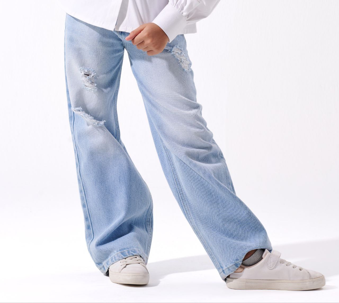 Loose- Fit light blue Jeans