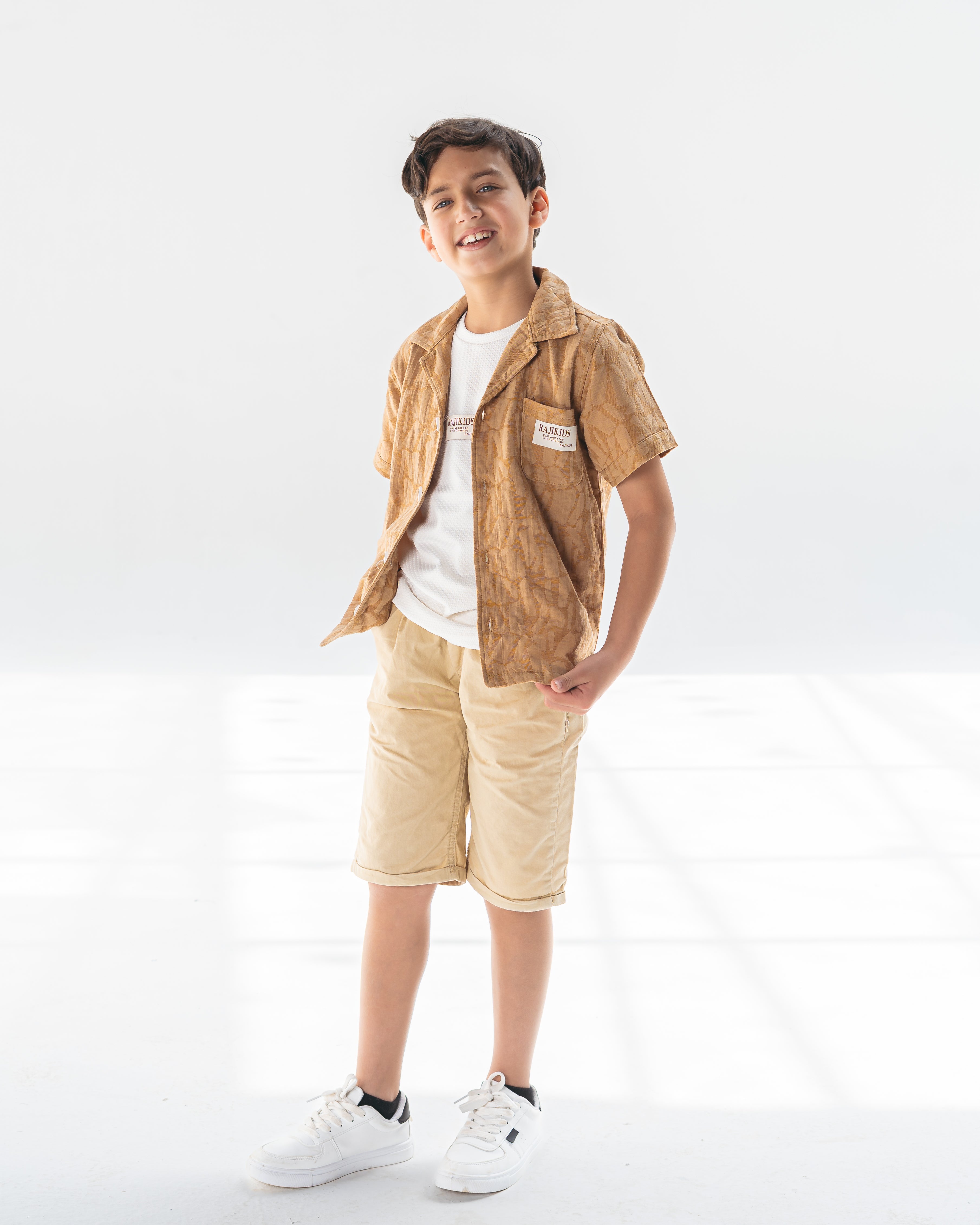 Neutral set-brown
