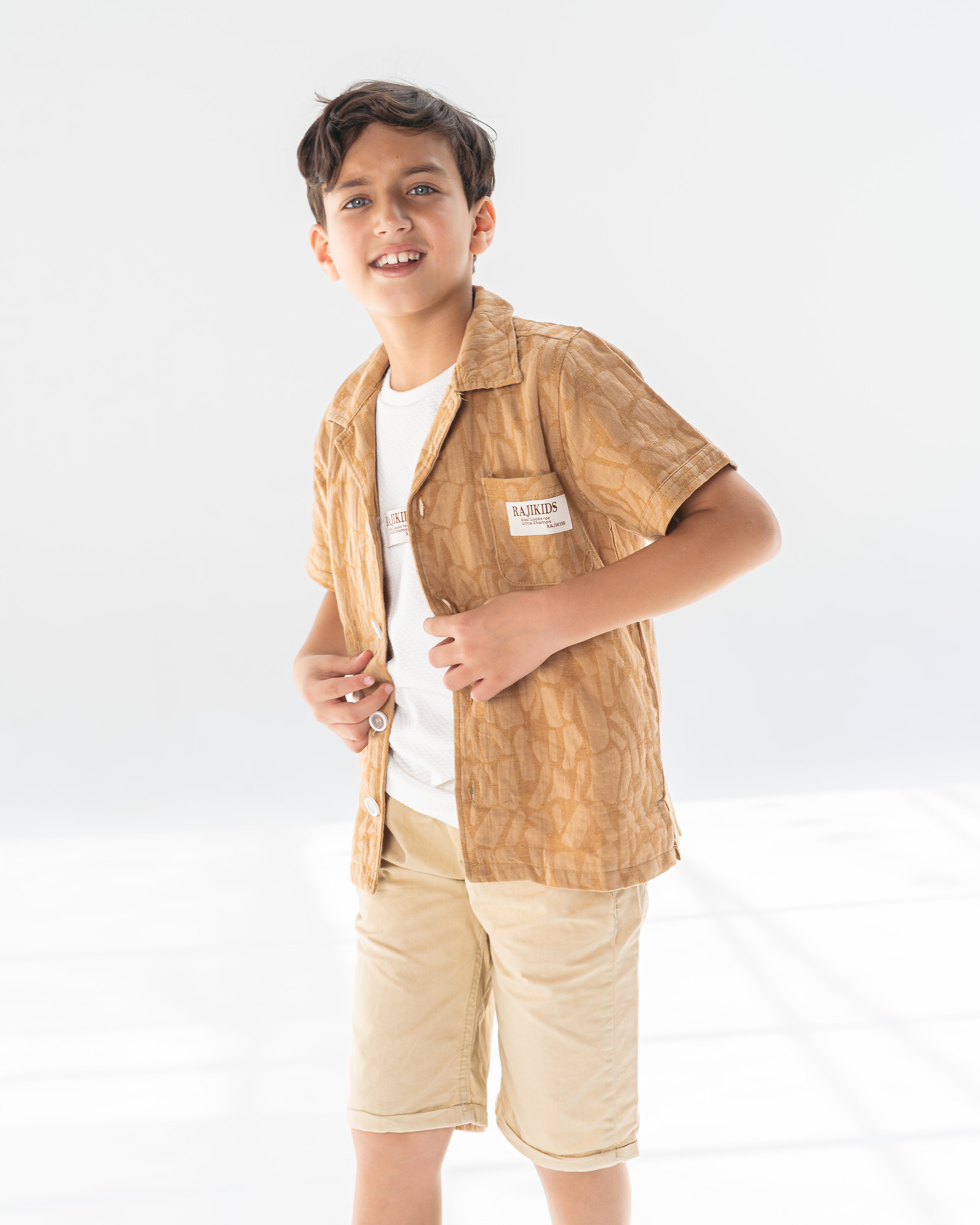 Neutral set-brown